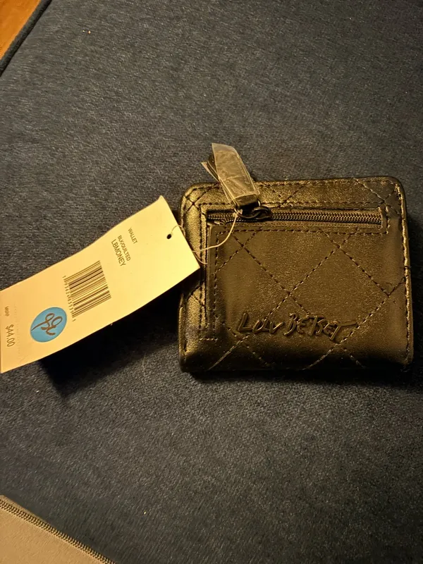 LUV Betsey by Betsey Johnson black quilted wallet - Image 3