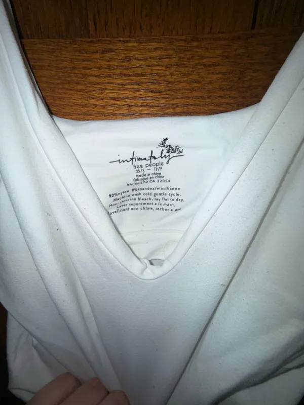 💜Free People White V-Neck Camisole - Image 2