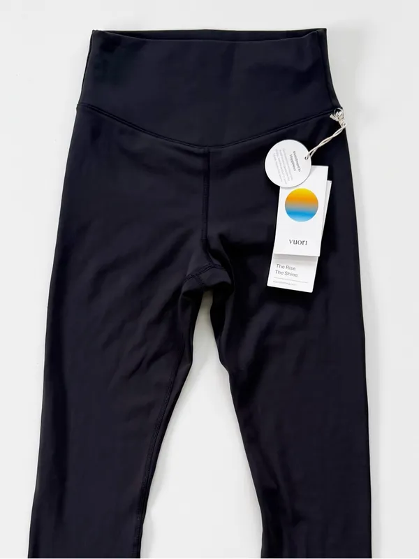 NWT Vuori Chilled Out Leggings in Washed Black XS - Image 2