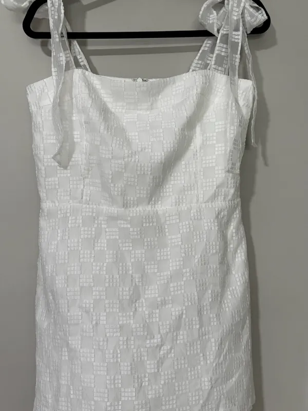 NEW AMANDA UPRICHARD keenan sleeveless romper in ivory - Image 3