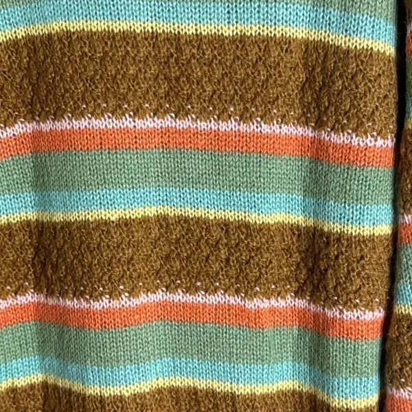Hurley ladies pullover cozy argyle‎ crewneck sweater size medium - Image 10
