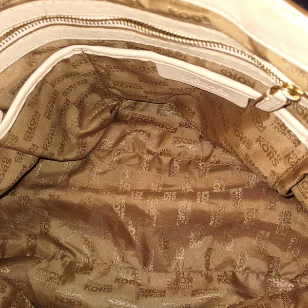Michael Kors leather bag. (A) - Image 4
