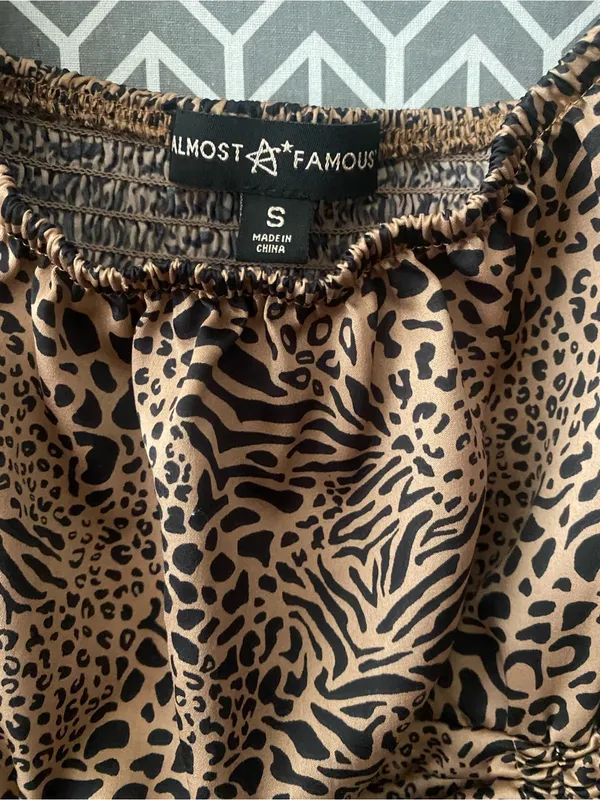 New Without Tag Almost Famous Top Size S Brown - Image 2