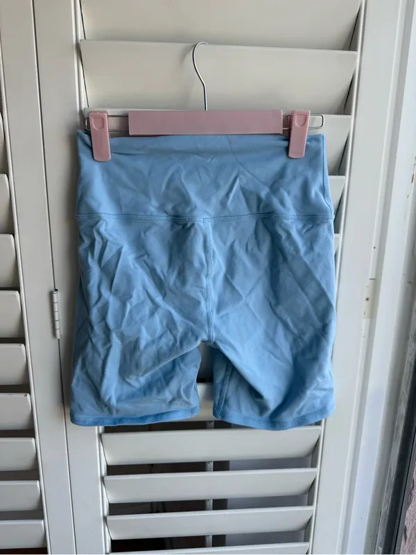 ALO Yoga Light Blue High-Rise Bike Shorts sz S - Image 6