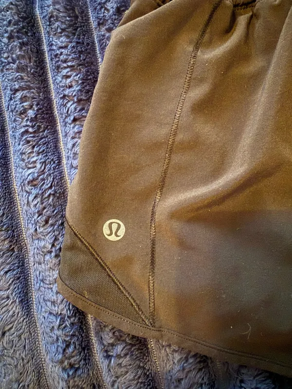 Black Lululemon Shorts Hotty Hot 2.5" High-Rise 4 - Image 3