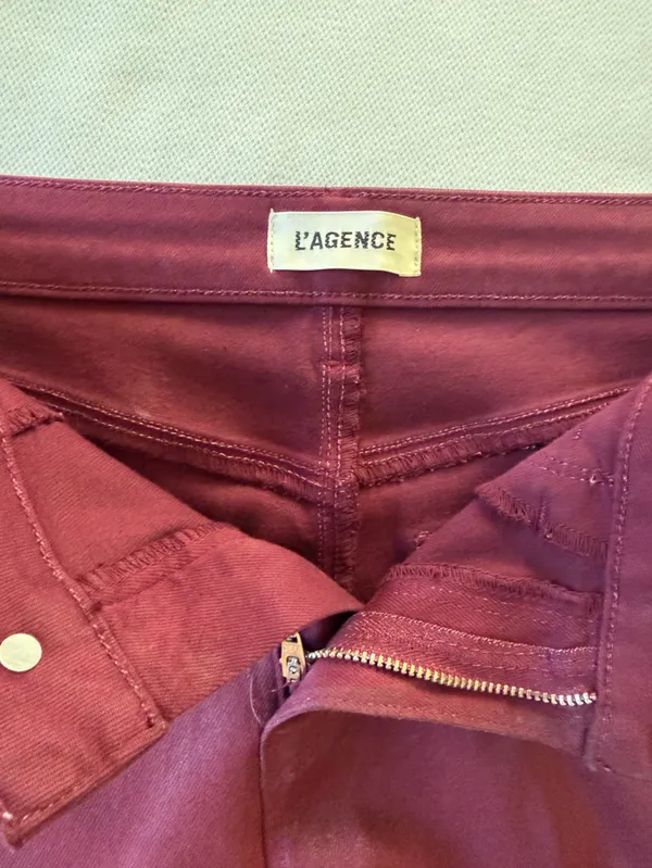 L’AGENCE Kendra Coated Flare Jeans Burgundy Syrah Size 25 Excellent condition - Image 2