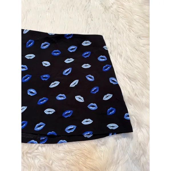 Zara Women's Sz Small Lips Printed Mini Skirt Black Blue Zip Back A-Line Viscose - Image 4