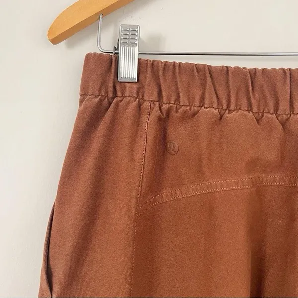 Lululemon Light Utilitech Cargo Pocket High Rise Pant Size 28 Roasted Brown - Image 5