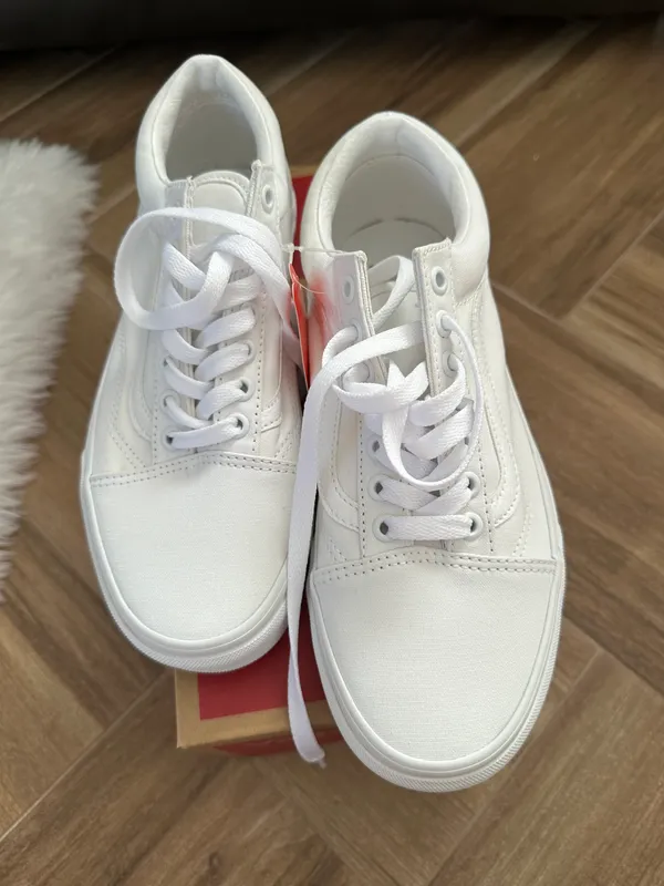 Vans Old Skool White Size 9 - Image 2