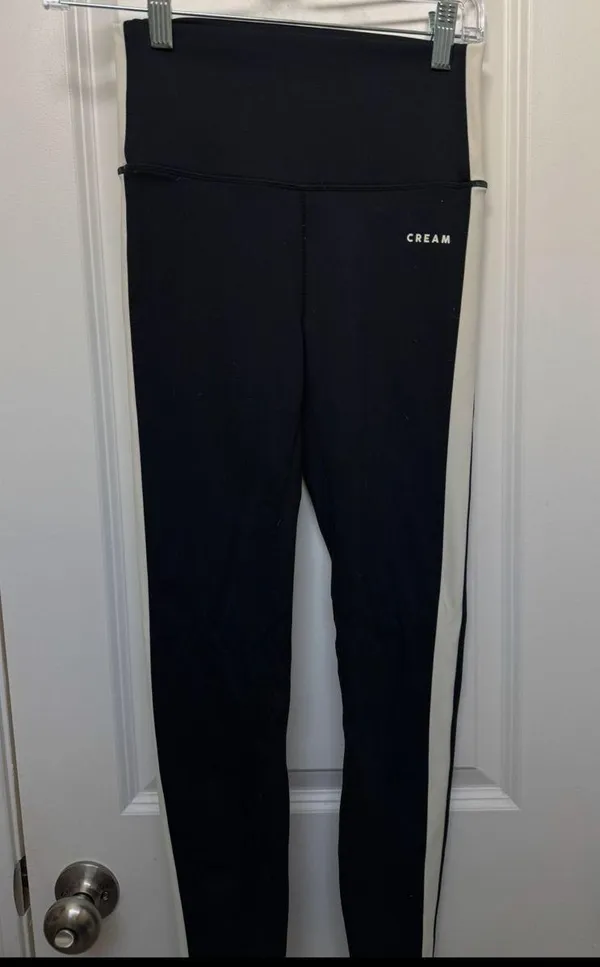 These Three Boutique Triple Threads boutique leggings - Image 2