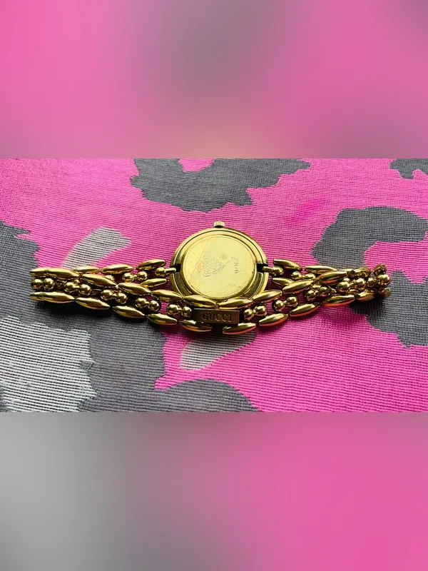 Gucci dressy gold chain Bracelet Watch with Interchangeable Colored Bezels💛💚❤️💙🖤 - Image 10