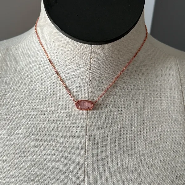 Kendra Scott Elisa short pendant necklace in rose gold New - Image 8