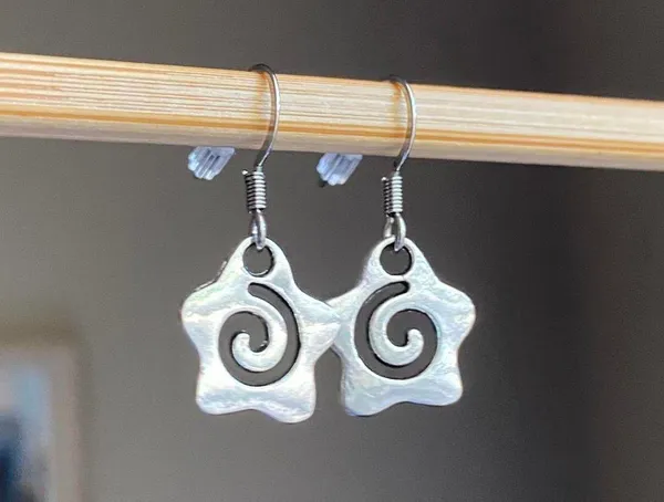 Handmade funky grunge y2k swirl star earrings 🌙 - Image 2