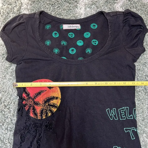 Vintage 2002 Y2K Billabong 🏝️”welcome to paradise” cross-stitch palm cutout tee - Image 2