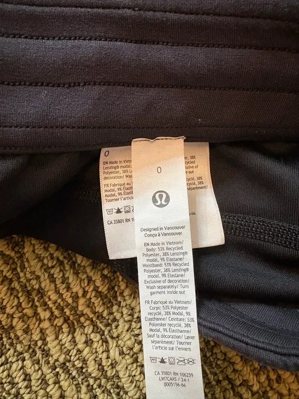 Lululemon Softstreme Shorts 4" - Image 4
