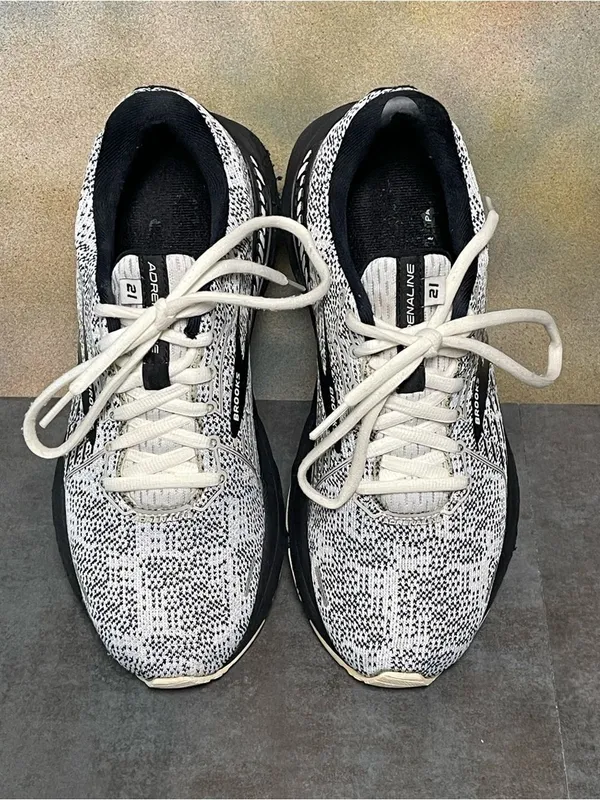 Brooks Adrenaline GTS 21 Women's White & Black Sneakers Size 8B - Image 14