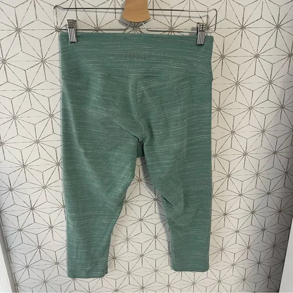 Nobull Marled Teal Crop Legging - Image 5