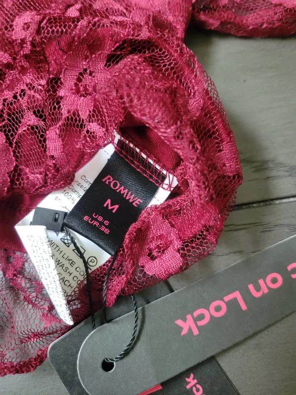 Nwt Romwe off-the-shoulder lace crop top featuring detachable sheer long sleeves - Image 3