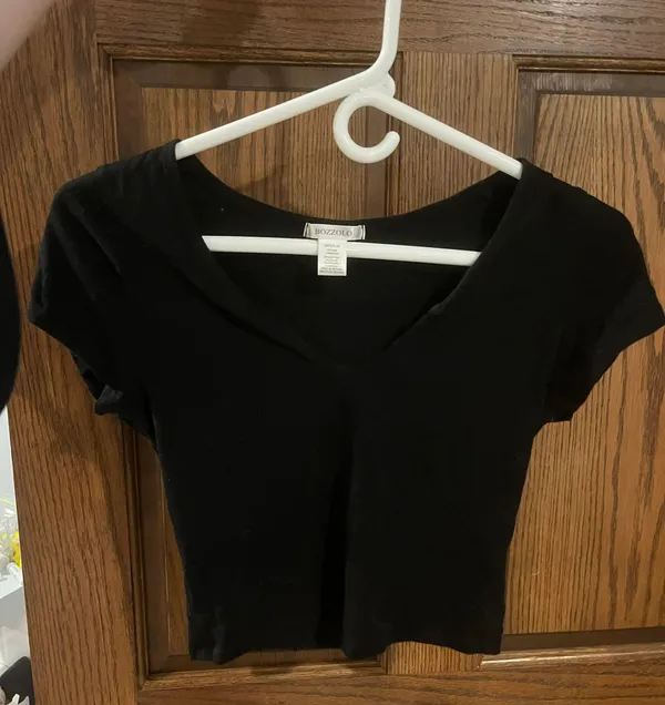 BUNDLE notched Neck Crop Top - Image 5