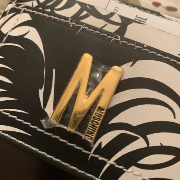 Authentic MOSCHINO Leather Logo card case - Image 3