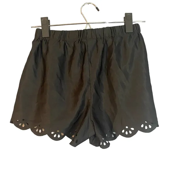 Kirra Black Scalloped Lace Trim Lightweight Casual Shorts Women Sz XS - Image 2