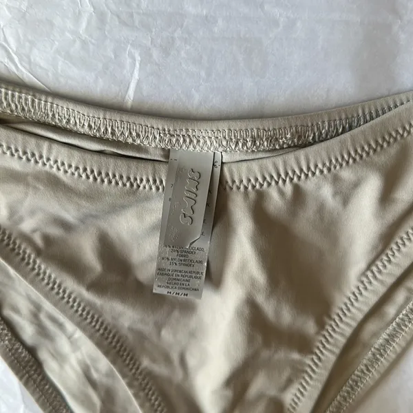 Skims‎ swim bottoms CHEEKY TANGA COLOR CHROME SIZE M NWOT - Image 2