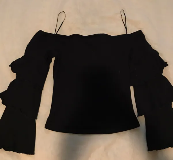 Nordstrom Rack Black Tiered Sleeve Crop Top - Image 3