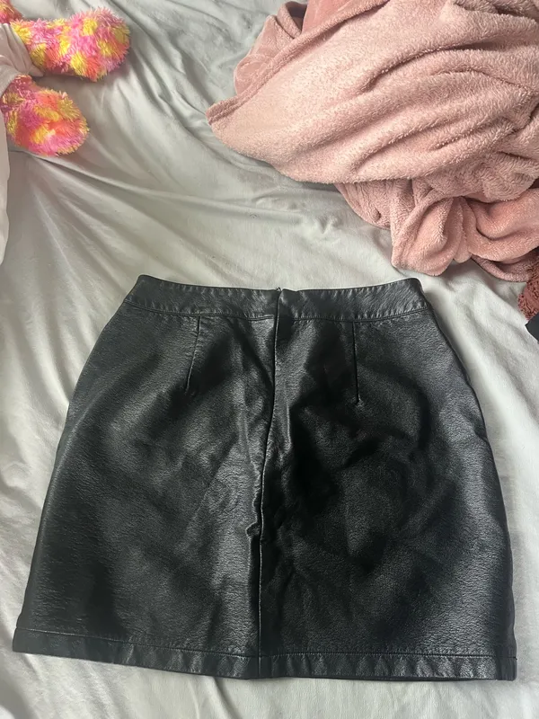 Mango faux black leather skirt - Image 3