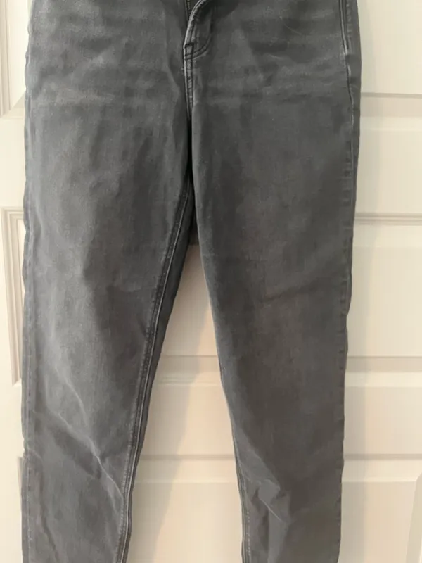 American Eagle Jeans - Image 2