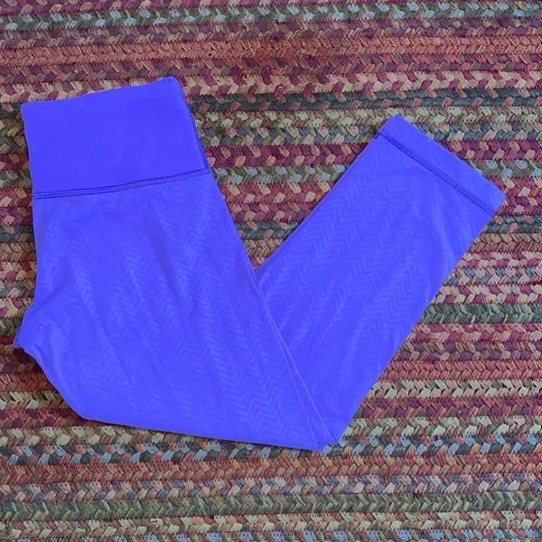 Purple Chevron Lululemon Crop Yoga Athletic Leggings *Play Pair* - Image 2