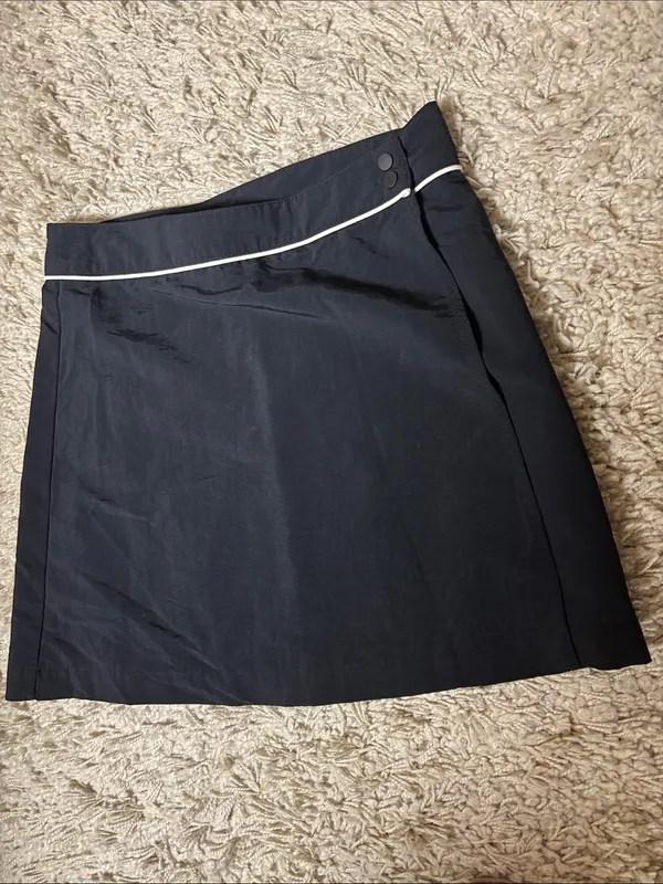Patagonia Black Mini Skirt with White Trim - Image 5