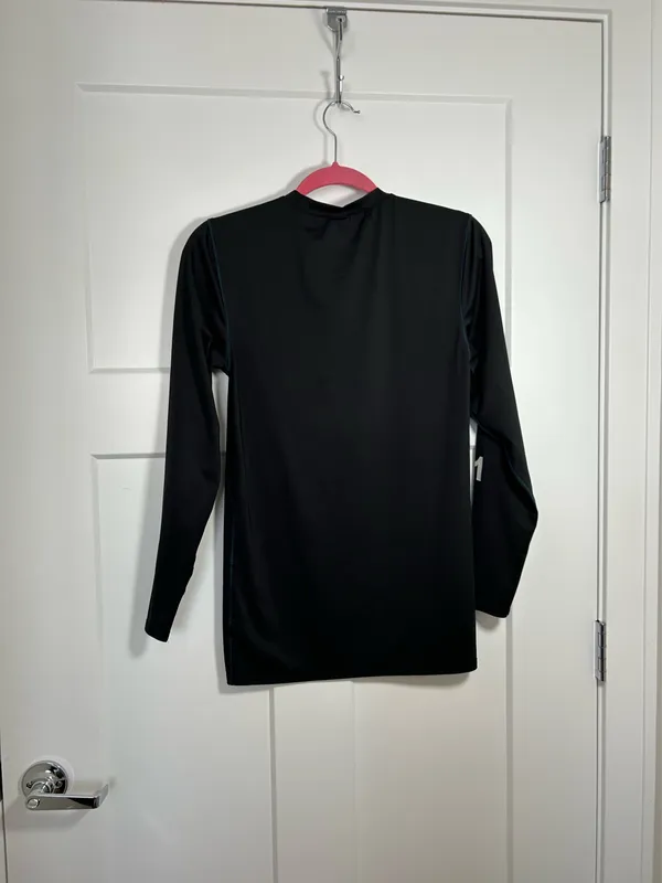 Alo medium long sleeve black shirt - Image 6