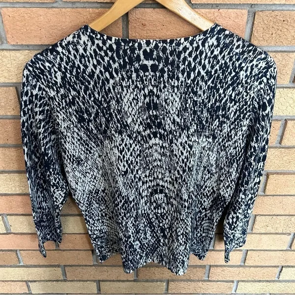 Garnet Hill 100% Merino Wool Button Up Sweater/Cardigan Blue & White Size M - Image 3