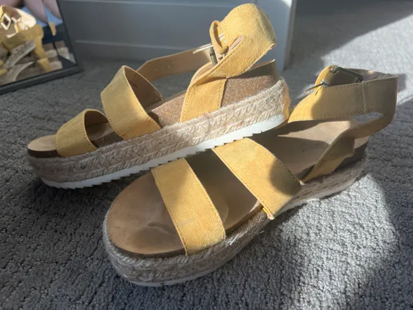 Yellow Platforms Sandals - Image 3