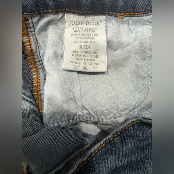 Judy Blue Women’s High Rise Flare Fit Lightly Distressed Size 0 - Image 4