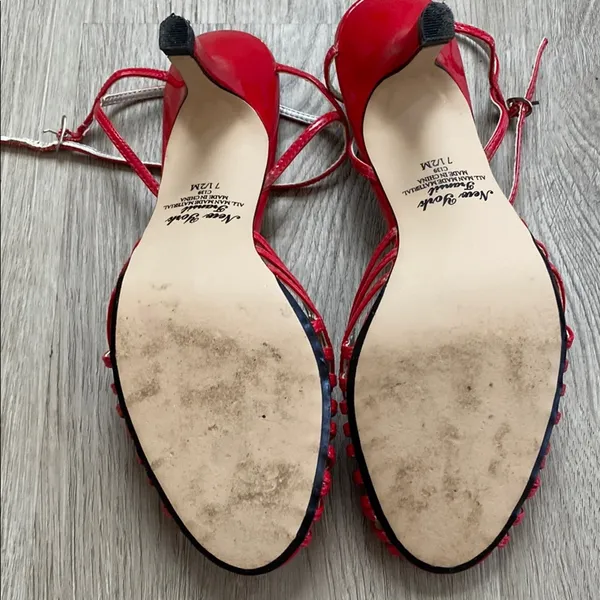 New York Transit Red Heels with Vintage Flair - Image 6