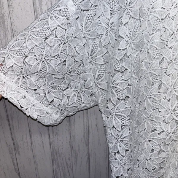 Womens Size M Kate Spade Lace Top White EUC - Image 3