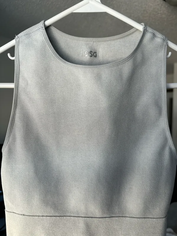 DICK'S Sporting Goods Top Athletic Cropped Grey - Image 3