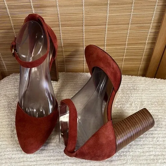 Gibson Latimer Red Heels with Ankle Strap and Chunky Heel - Image 4