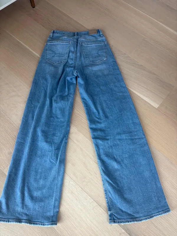 American Eagle Jeans - Image 5
