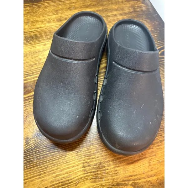 Oofos‎ Black Clogs Size Women 6 - Image 3