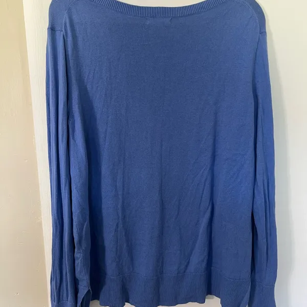 GAP Women's Blue Crew Neck Sweater - Image 4