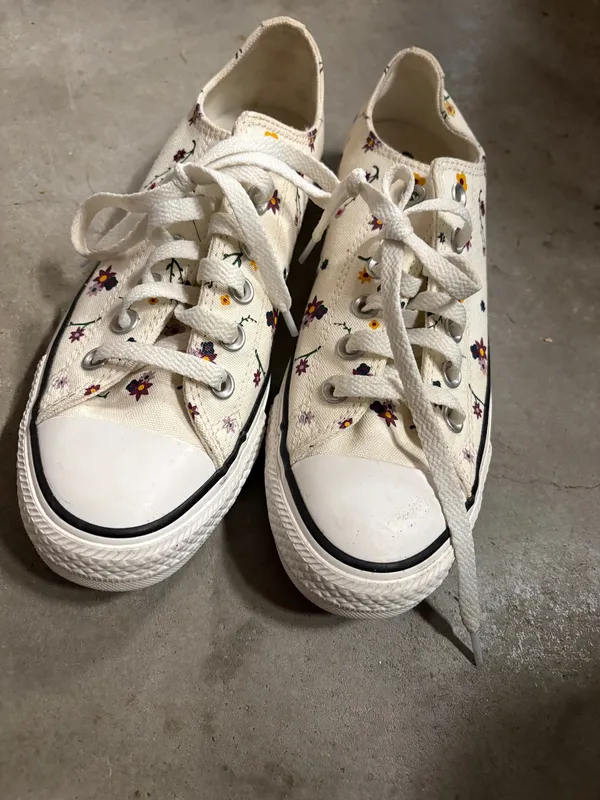 White Floral Converse Low-Top - Image 6