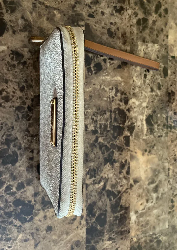 Michael Kors Wallet - Image 2
