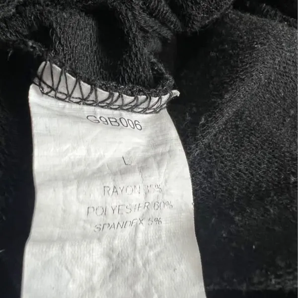 Large Black sweatpants Capri, featuring a classic streetwear style, Used, #219 - Image 3