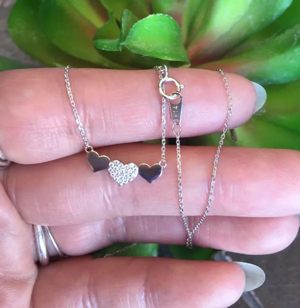 14k White Gold Heart Necklace - Image 2