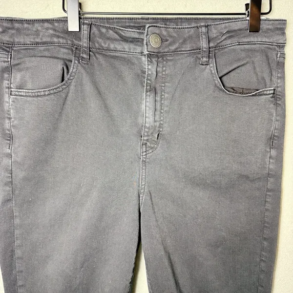 American Eagle High-Rise Jegging Jeans Black Stretch Distressed Lace Detail 16R - Image 5
