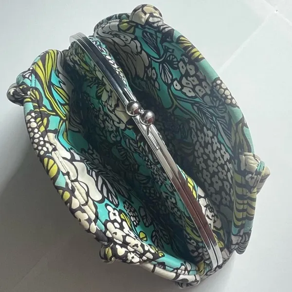 Women’s Vera Bradley Turquoise & Lime Green Flower Decoration Vibe Hand Purse - Image 6