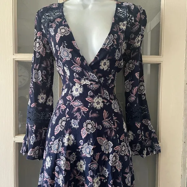 ASTR‎ The Label Floral Dress - Image 3