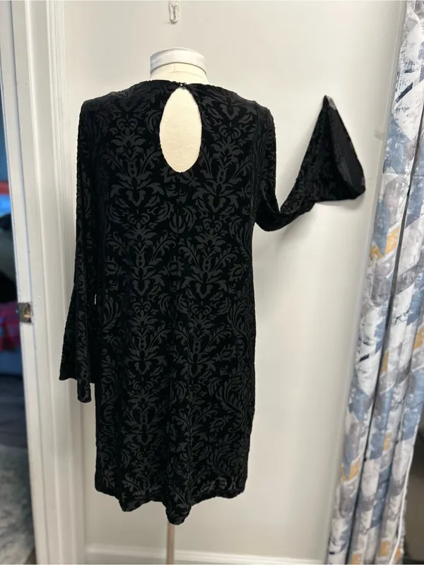 Black Velvet Burnout Bell-Sleeve Dress - Image 3